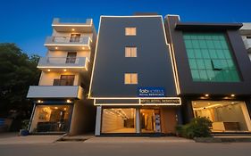 Fabhotel Royal Reena Residency